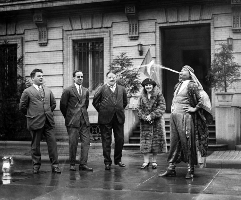 30 - Vaudeville-performer-1926