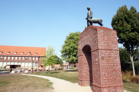 03 - Beeld Tante Riek