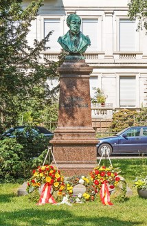 Monument von Drais in Karlsruhe